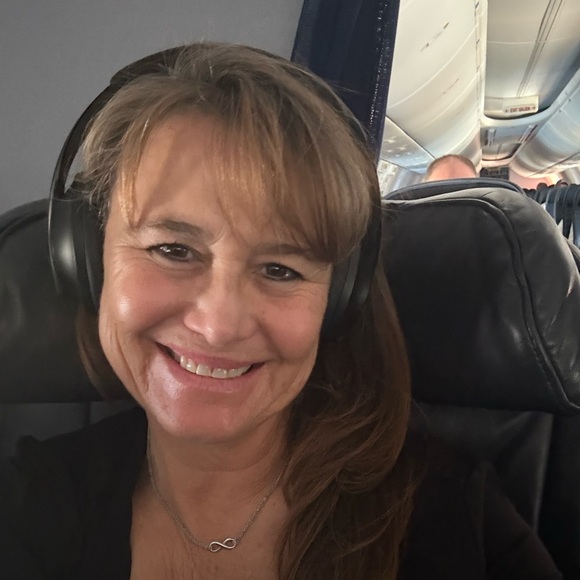 Meet your Posher, Michelle - Picture 1 of 1